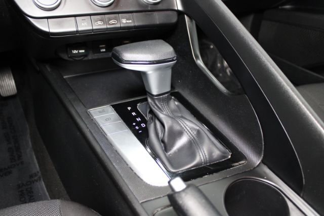 Used 2021 Hyundai Elantra SE w/ Cargo Package FWD image 12