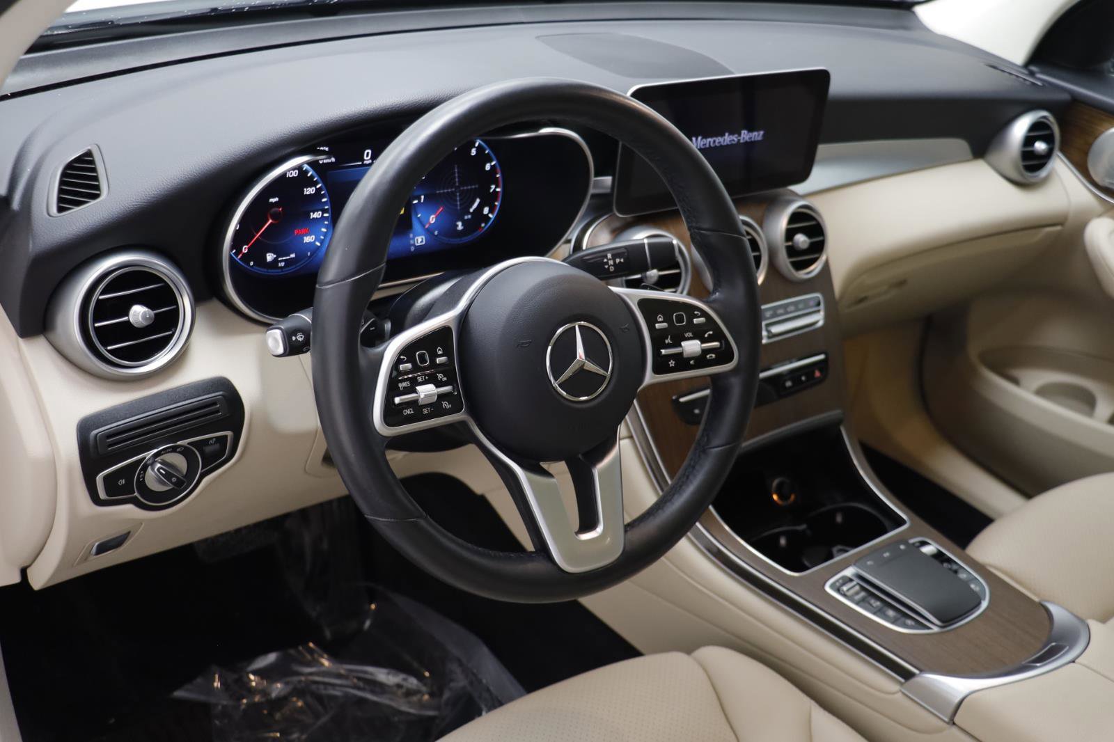 Used 2021 Mercedes-Benz GLC 300 4MATIC image 6