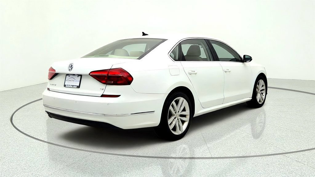 Used 2018 Volkswagen Passat 2.0T SE FWD image 5