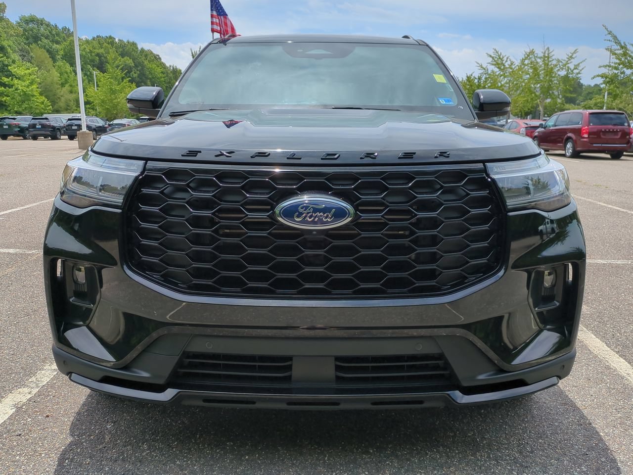 Used 2025 Ford Explorer ST-Line w/ ST-Line Street Pack AWD/4WD image 9