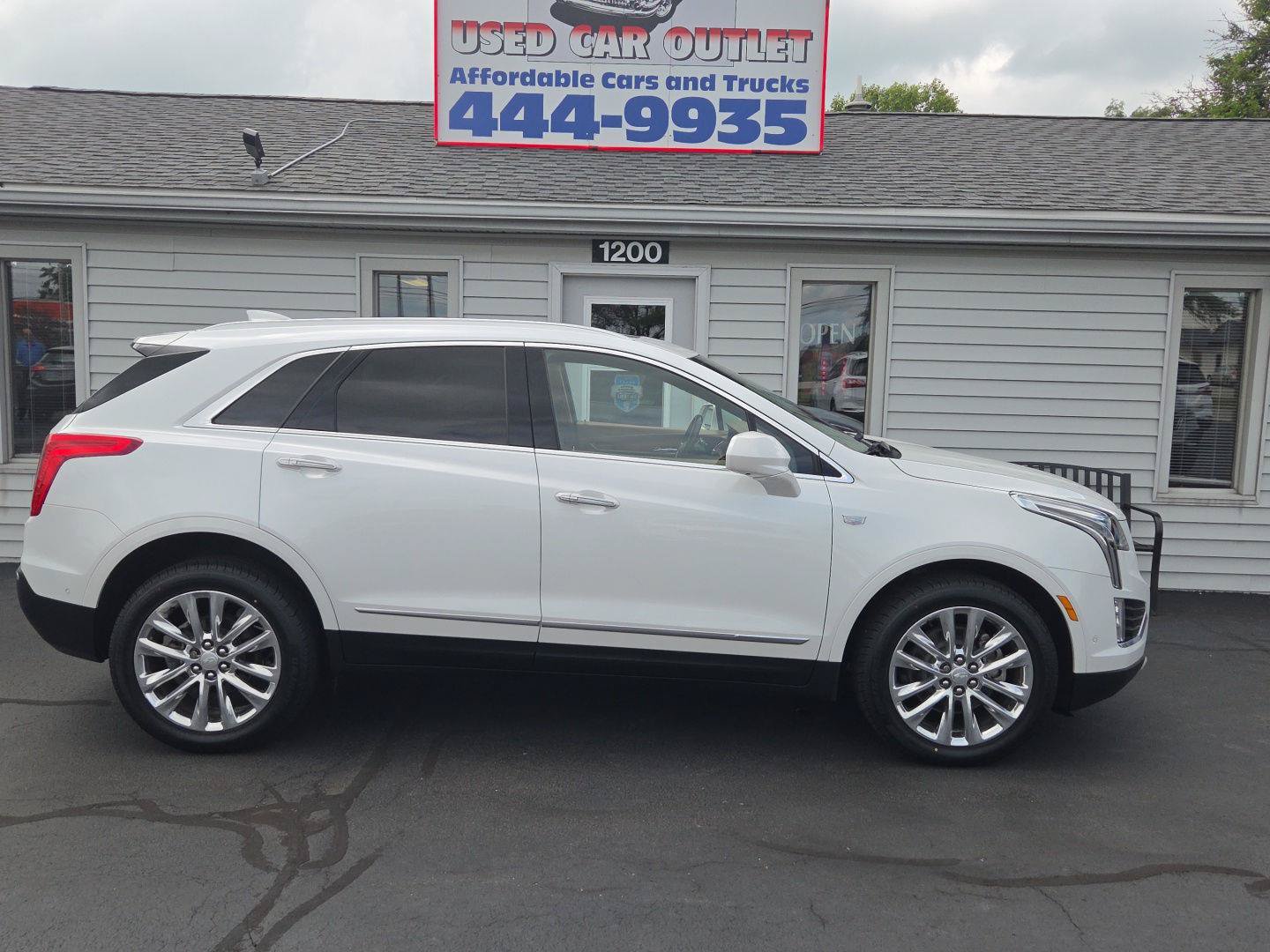 Used 2019 Cadillac XT5 Platinum AWD/4WD image 2