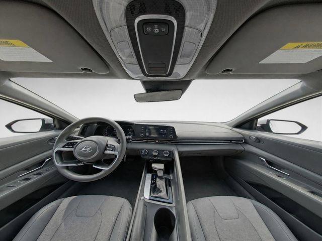 Used 2021 Hyundai Elantra SE FWD image 16