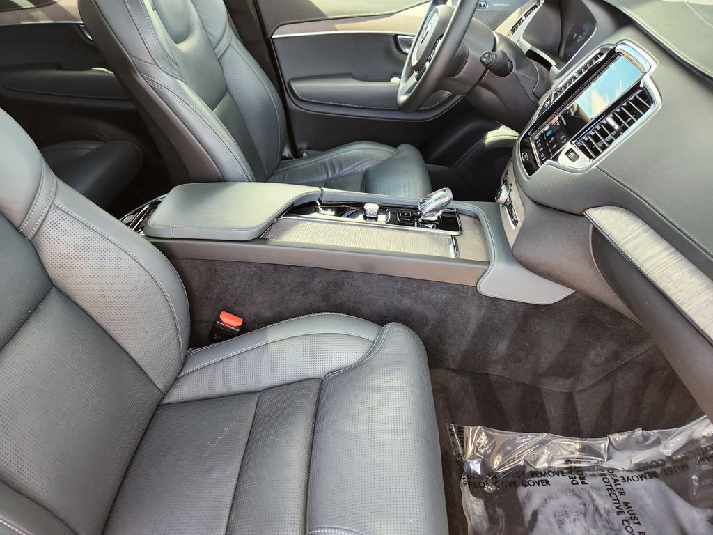 Used 2024 Volvo XC90 T8 Ultimate w/ Lounge Package AWD/4WD image 5