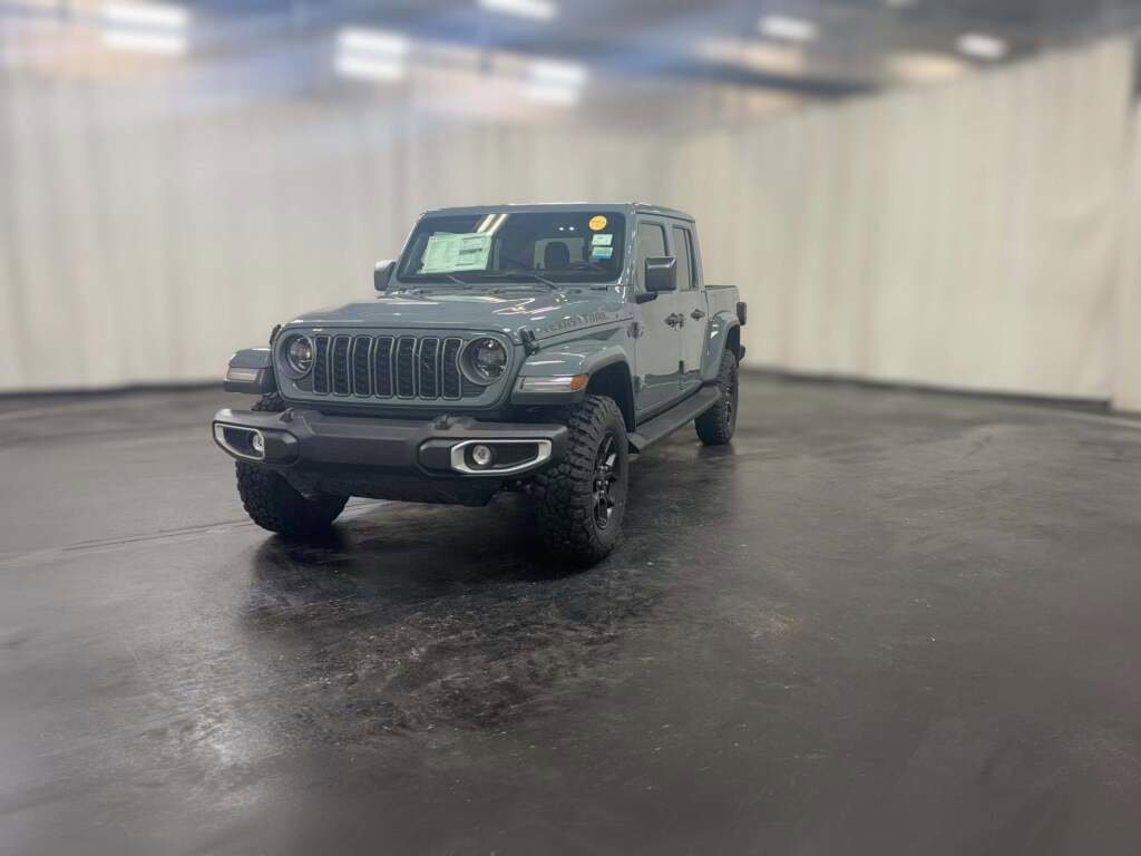 New 2026 Jeep Gladiator Sport image 3