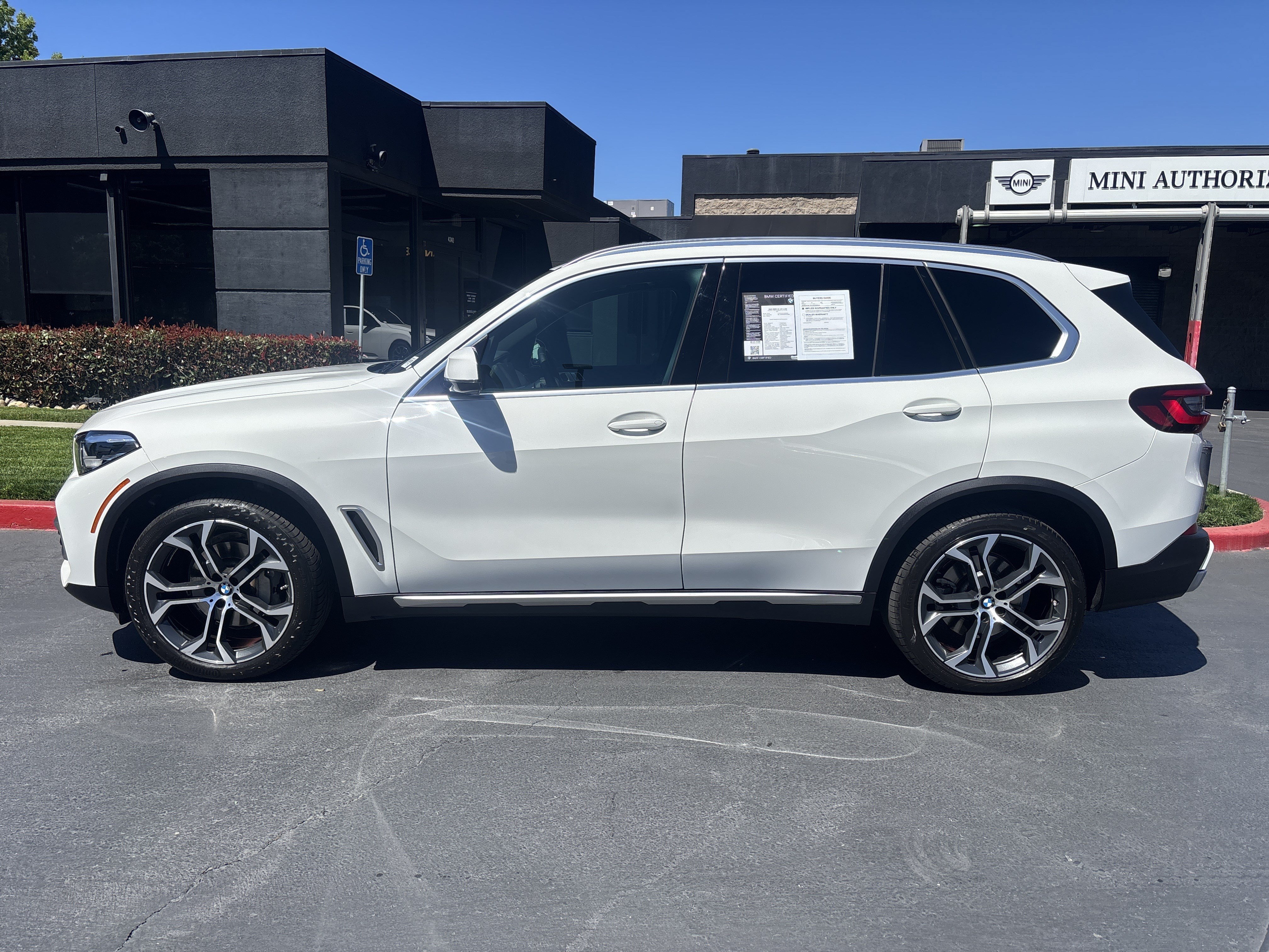 Used 2023 BMW X5 xDrive40i w/ Climate Comfort Package AWD/4WD image 28