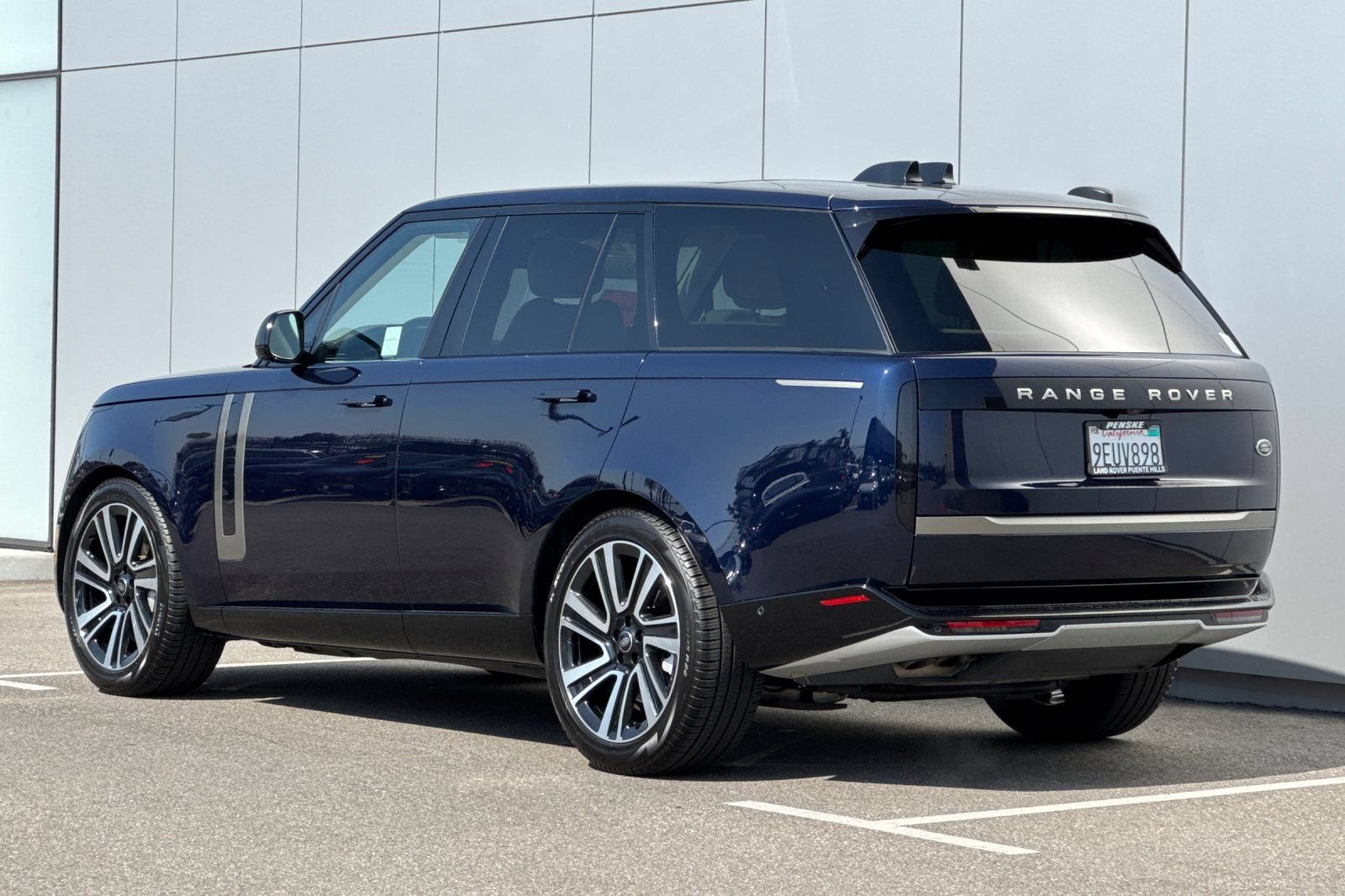 Certified 2023 Land Rover Range Rover SE AWD/4WD image 3