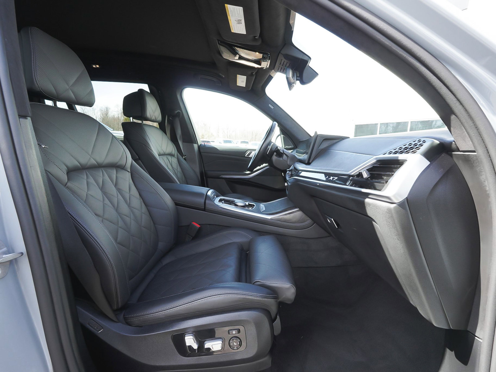Used 2025 BMW X7 xDrive40i image 45