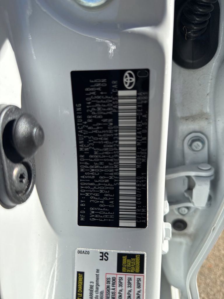 Used 2025 Toyota Corolla LE image 33