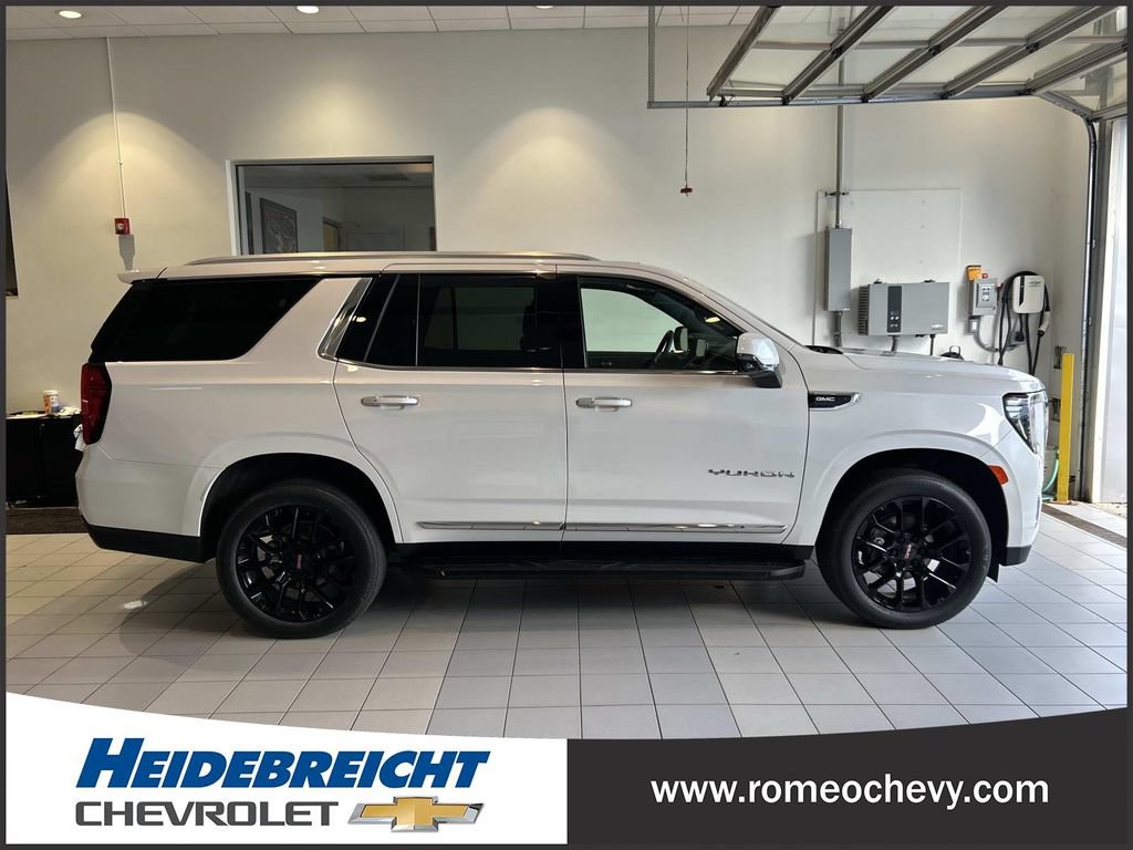 Certified 2023 GMC Yukon SLT w/ SLT Luxury Package AWD/4WD image 2