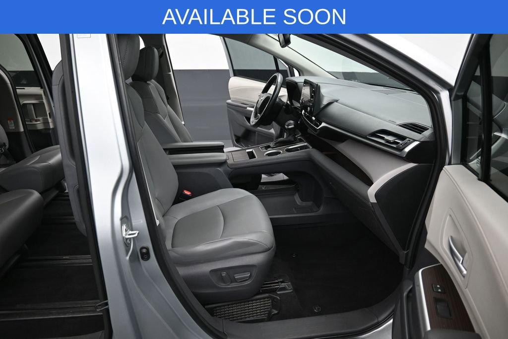 Certified 2021 Toyota Sienna XLE FWD image 33