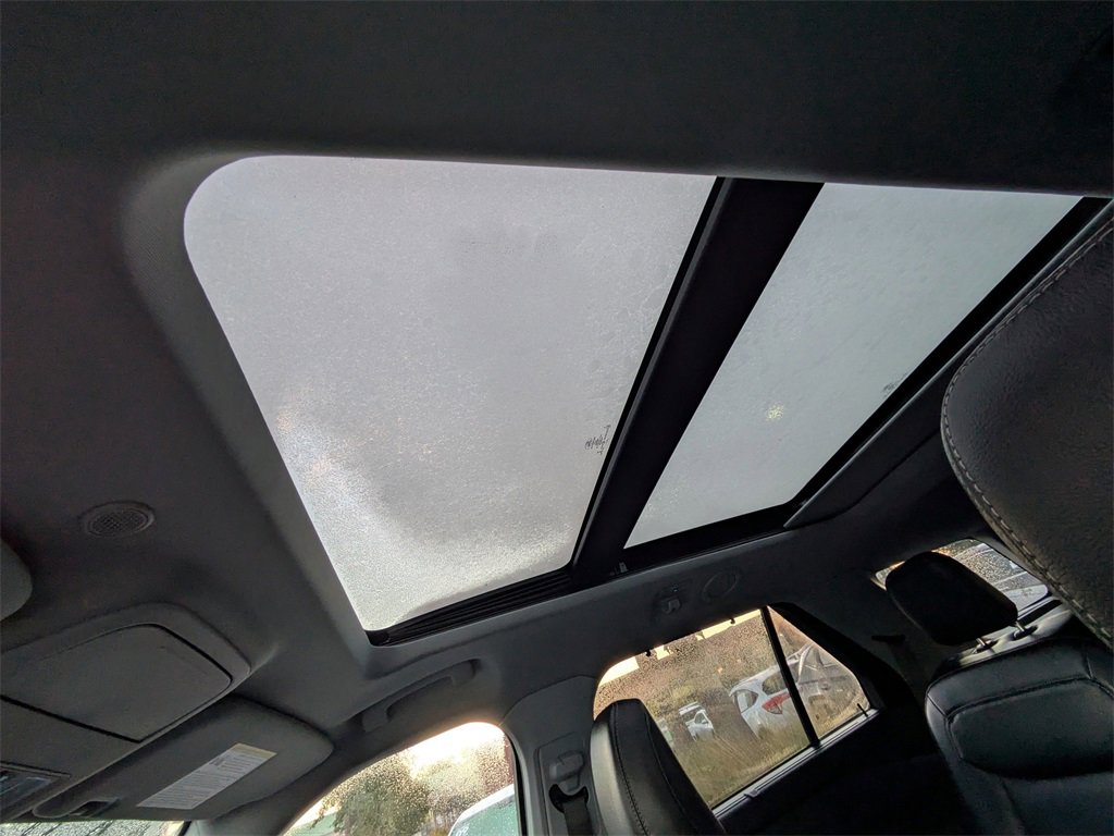 Used 2022 Ford Explorer Limited w/ Limited Technology Package image 22