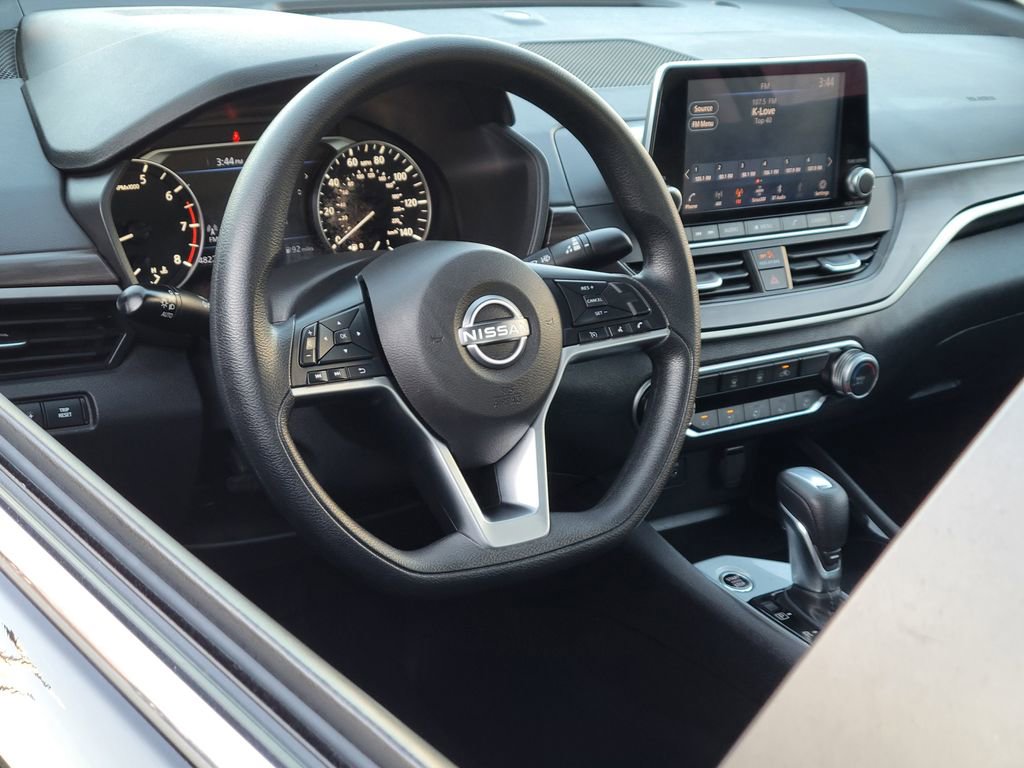 Certified 2024 Nissan Altima 2.5 SV image 3