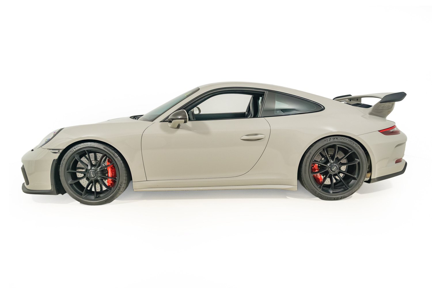 Used 2018 Porsche 911 GT3 RWD image 3