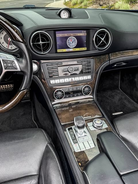 Used 2013 Mercedes-Benz SL 550 image 8
