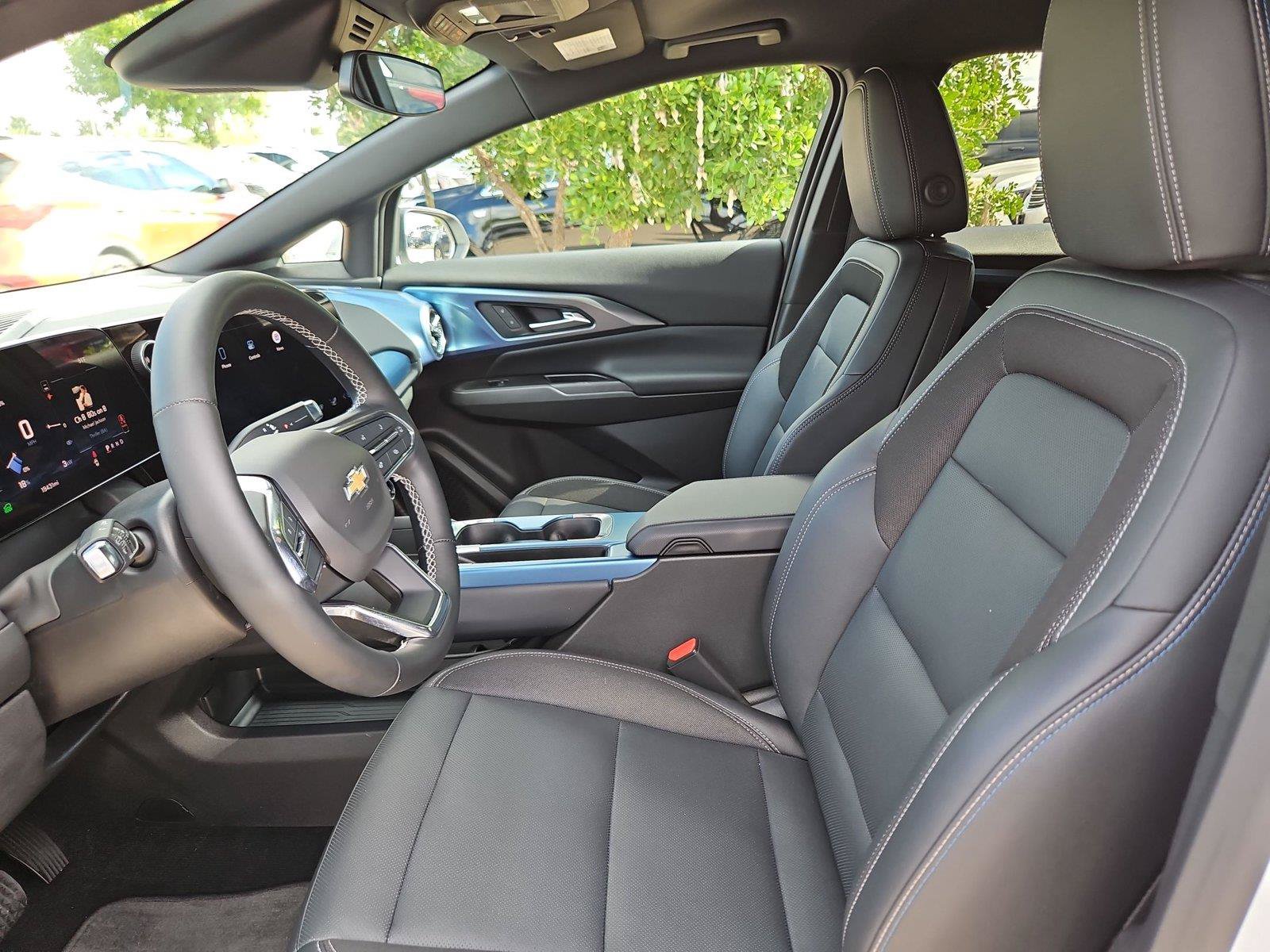Used 2024 Chevrolet Equinox EV LT FWD image 26