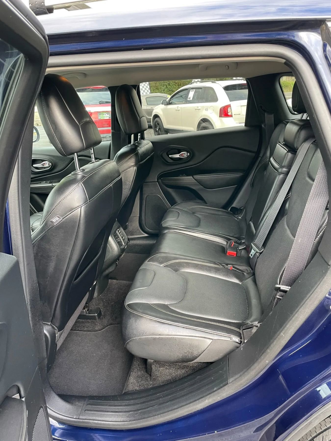 Used 2015 Jeep Cherokee Limited w/ Luxury Group image 25