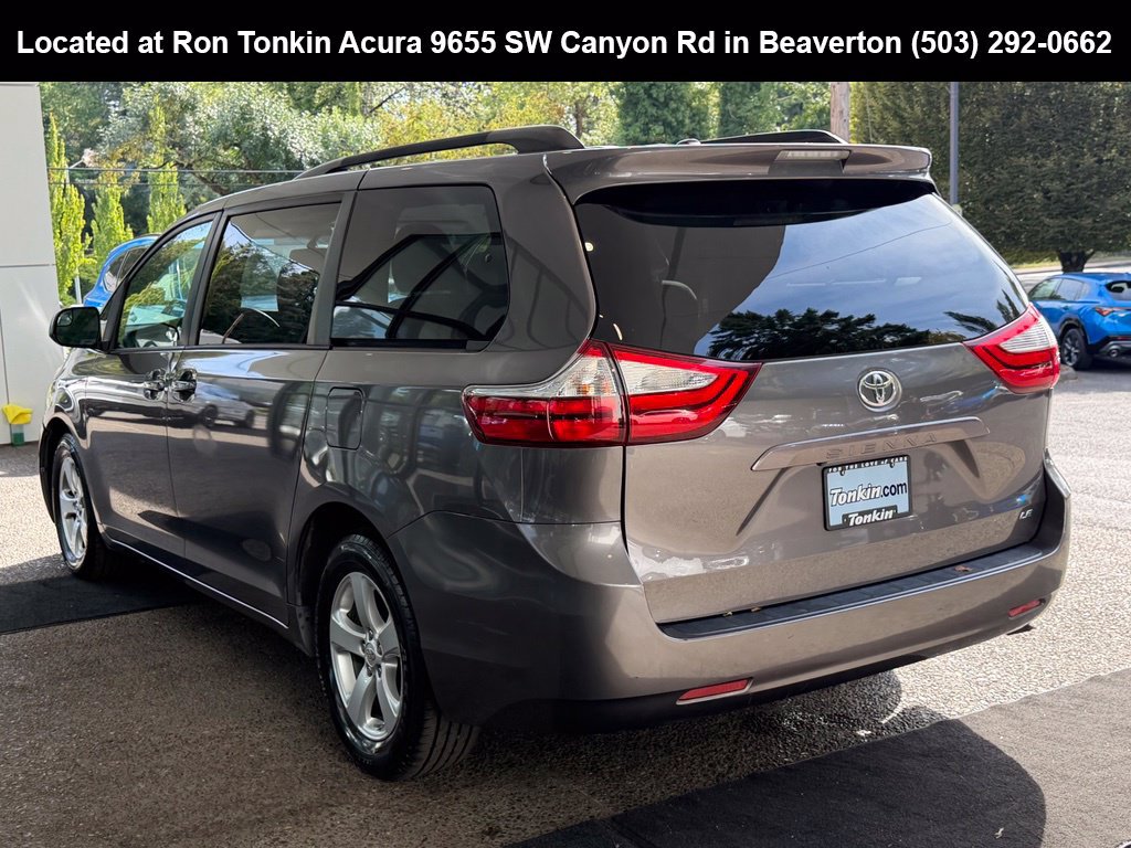 Used 2017 Toyota Sienna LE FWD image 5