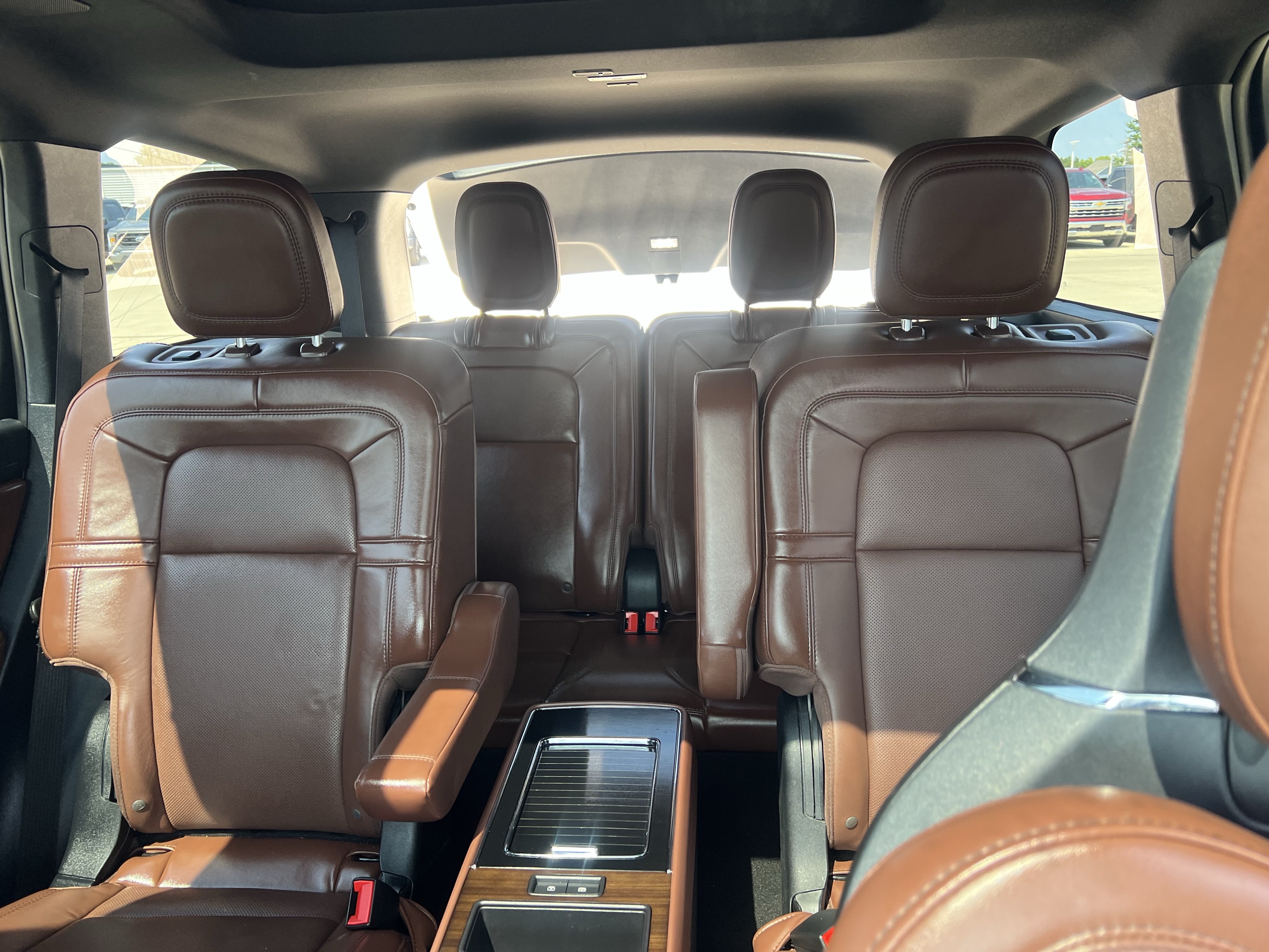 Used 2025 Lincoln Aviator Reserve w/ Equipment Group 201A AWD/4WD image 16
