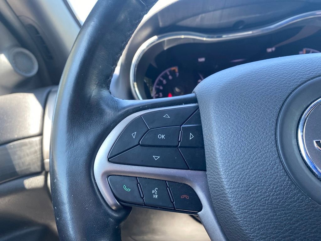 Used 2020 Jeep Grand Cherokee Altitude AWD/4WD image 9