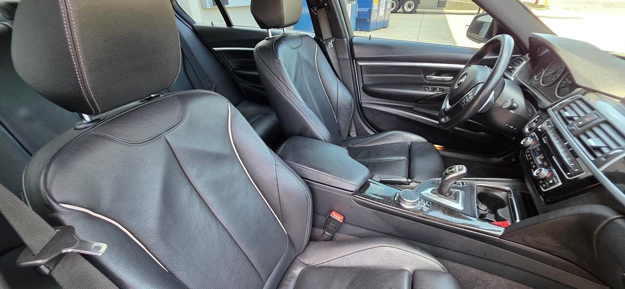 Used 2017 BMW 330i xDrive Sedan image 18