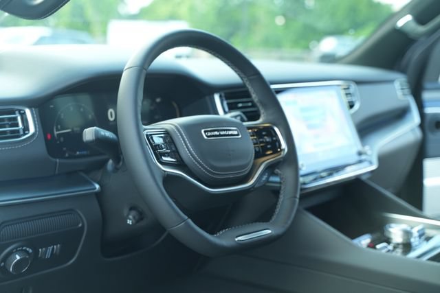 New 2026 Jeep Grand Wagoneer Summit AWD/4WD image 31