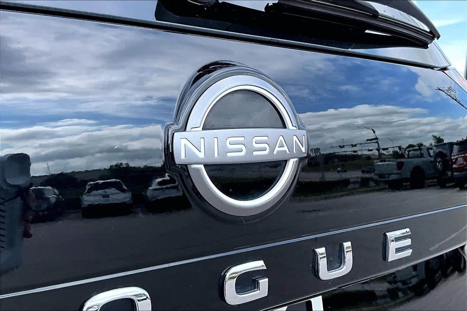Used 2023 Nissan Rogue Platinum FWD image 31