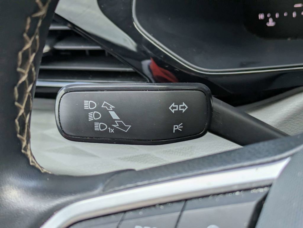 Certified 2023 Volkswagen Taos S FWD image 33
