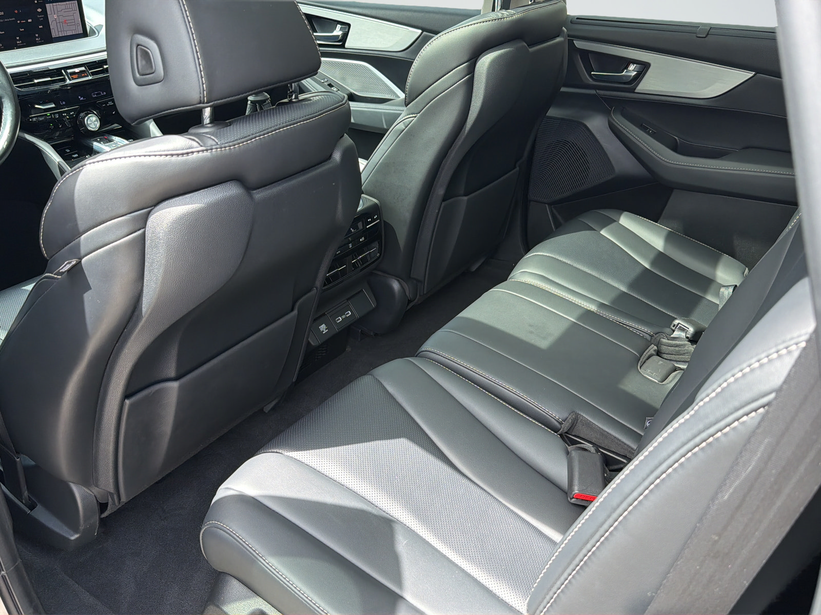 Used 2024 Acura MDX w/ Technology Package FWD image 35