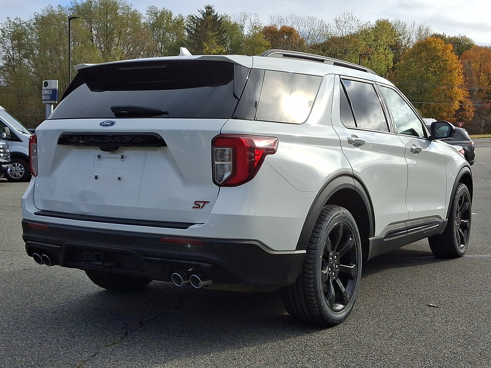 Certified 2023 Ford Explorer ST w/ ST Street Pack image 10