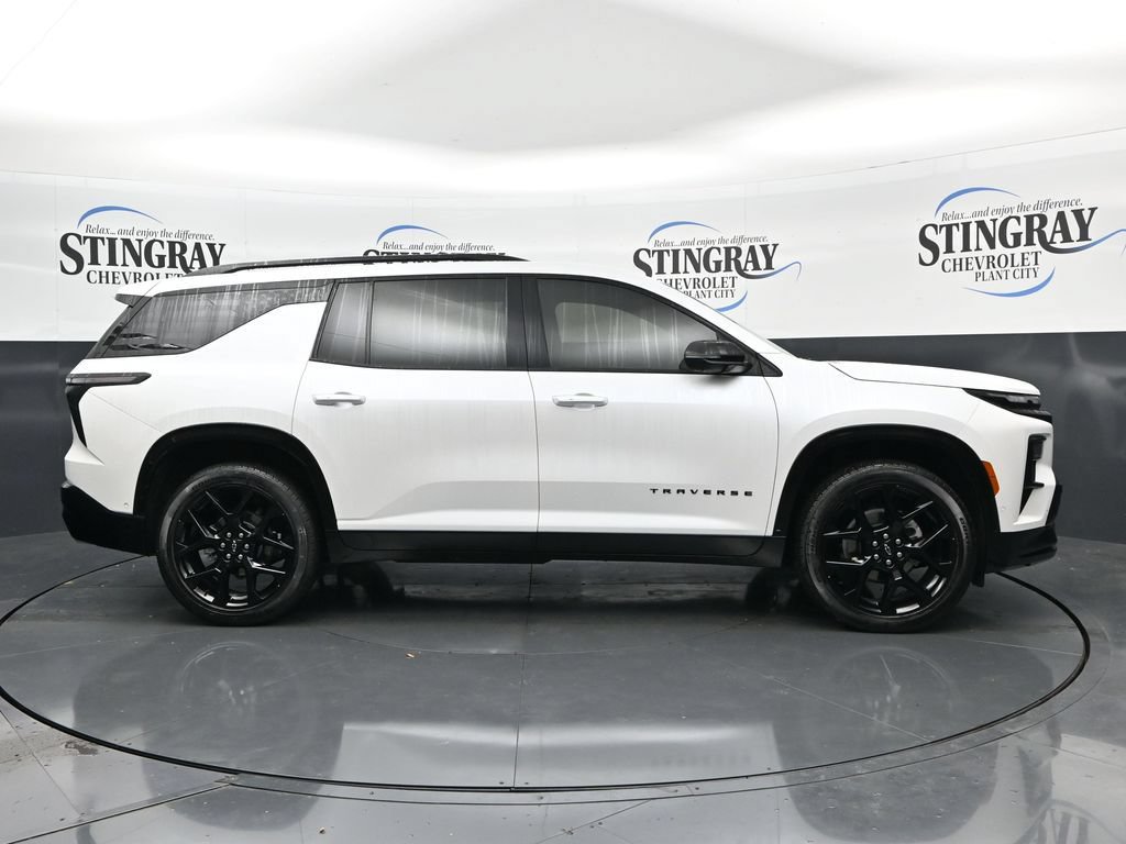 Used 2025 Chevrolet Traverse RS w/ LPO, Floor Liner Package FWD image 8