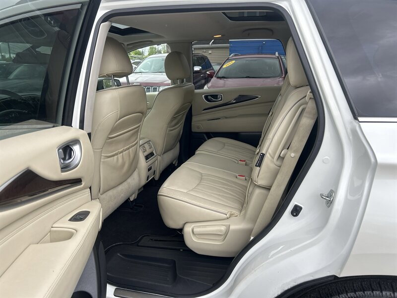 Used 2019 INFINITI QX60 Luxe w/ Sensory Package AWD/4WD image 10