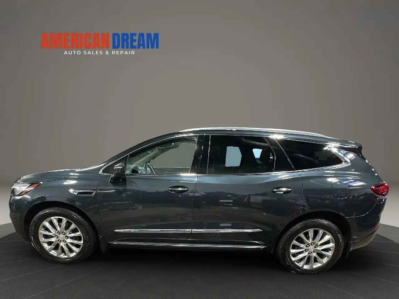 Used 2018 Buick Enclave Premium w/ Experience Buick Package AWD/4WD image 2