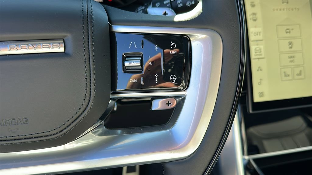 New 2026 Land Rover Range Rover Long Wheelbase SE image 14