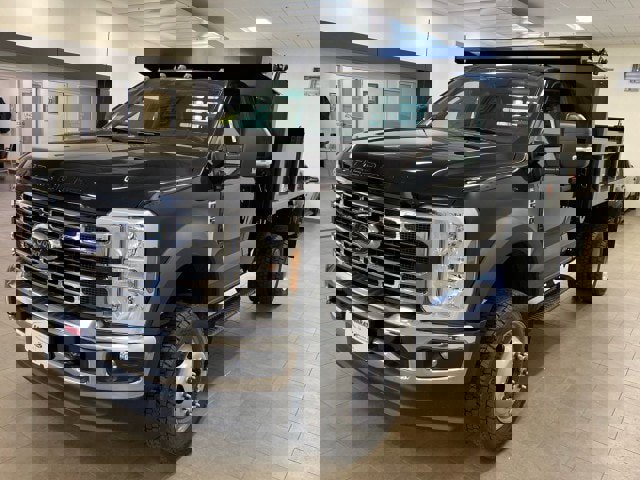 New 2025 Ford F550 4x4 Regular Cab Super Duty image 4
