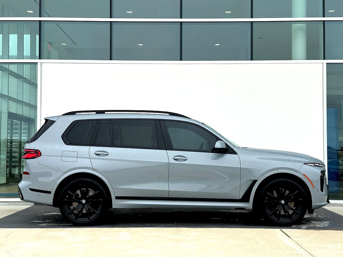 Certified 2024 BMW X7 xDrive40i w/ M Sport Package AWD/4WD image 3