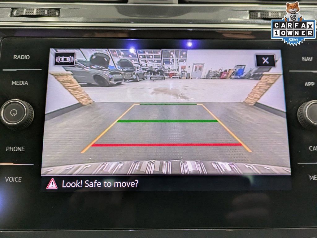 Used 2022 Volkswagen Tiguan SEL R-Line image 15