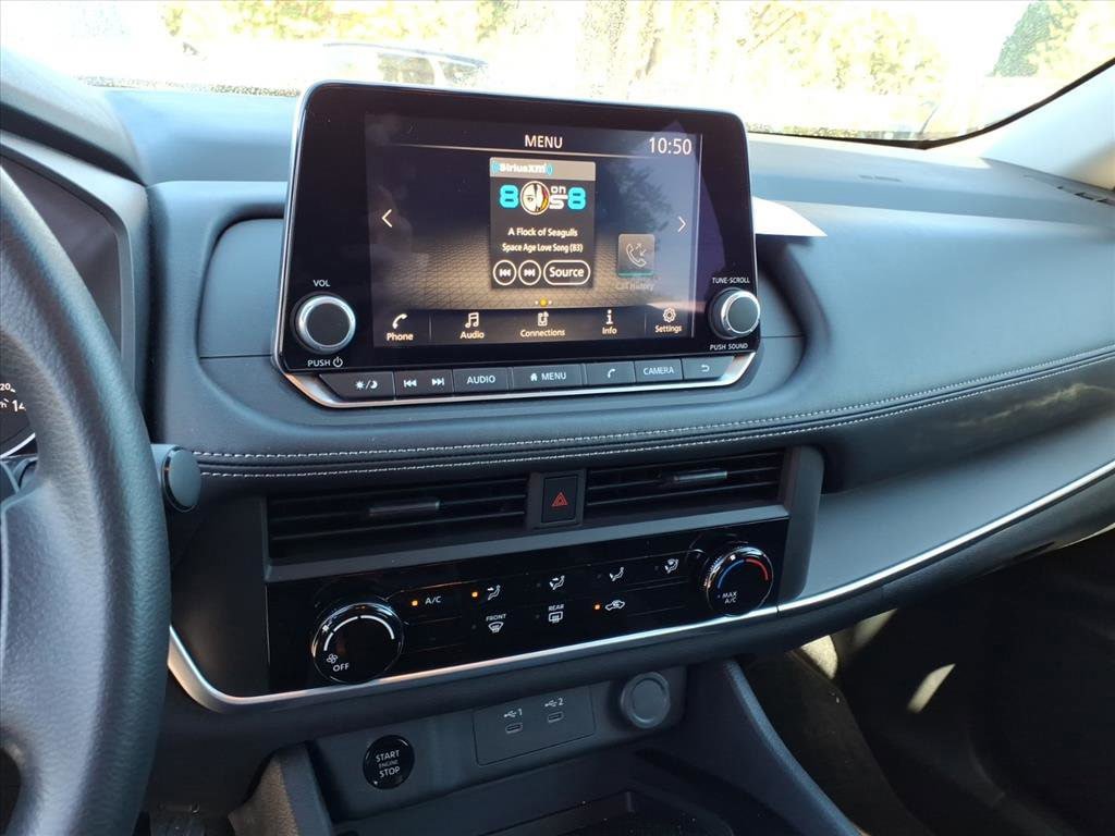 Used 2025 Nissan Rogue S AWD/4WD image 8