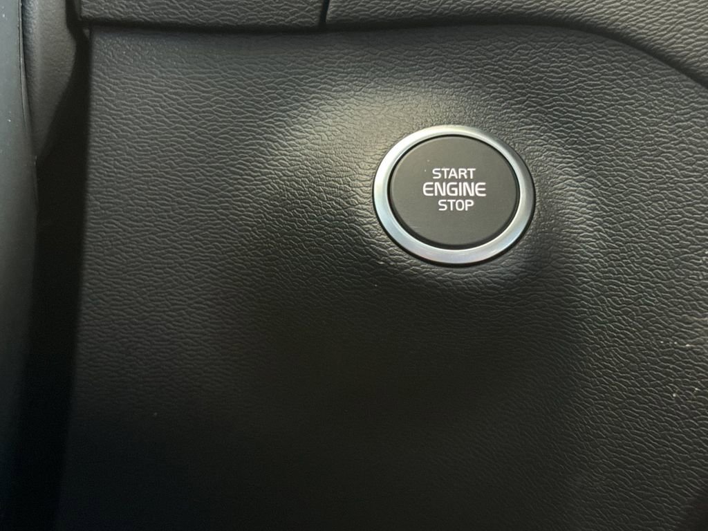 New 2026 Volvo XC40 B5 Ultra w/ Climate Package image 22