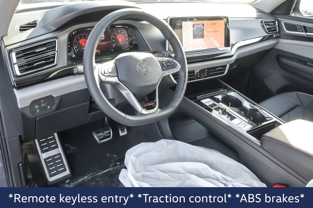 New 2026 Volkswagen Atlas Peak Edition image 4