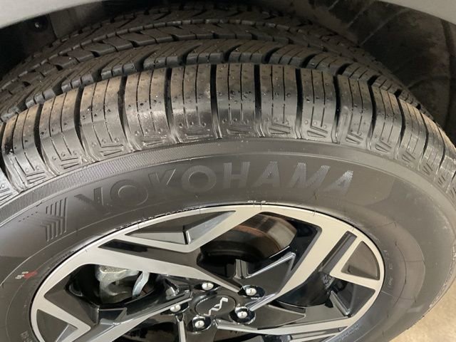 Used 2025 Kia Sportage LX image 8