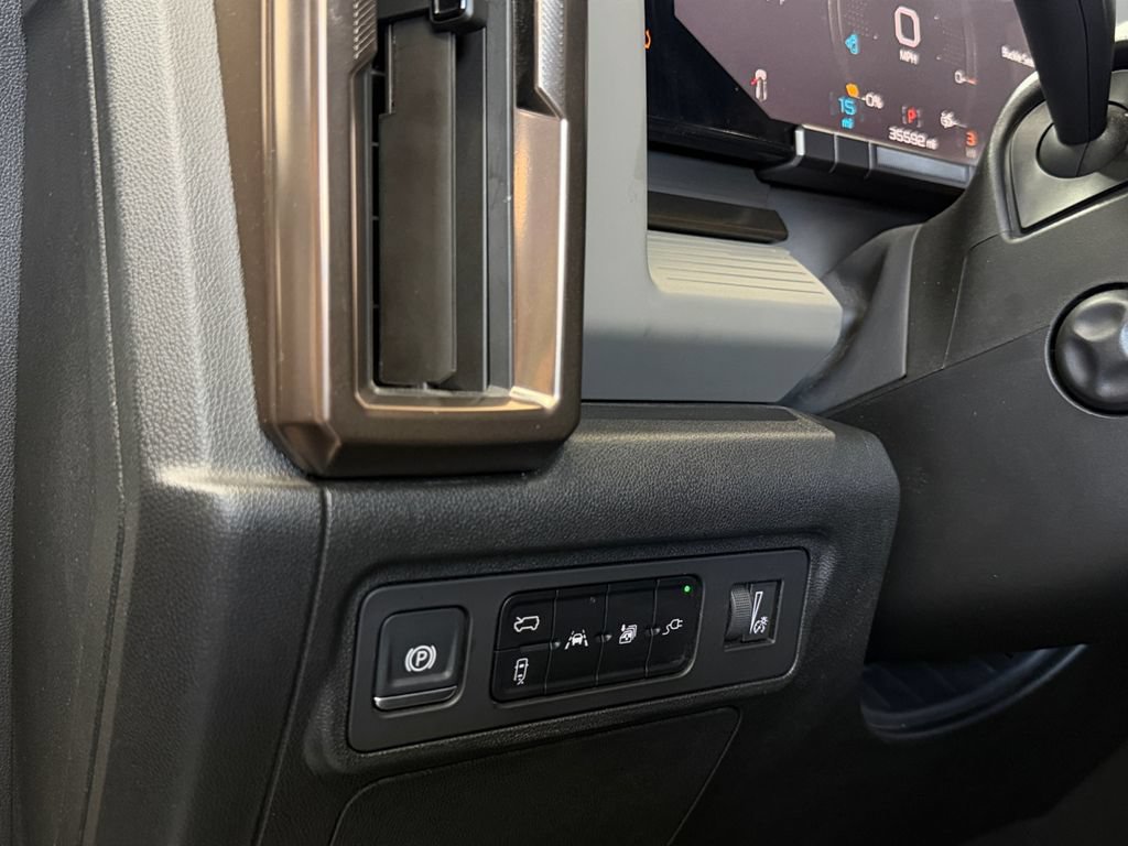 Used 2025 GMC Hummer EV 2X AWD/4WD image 16
