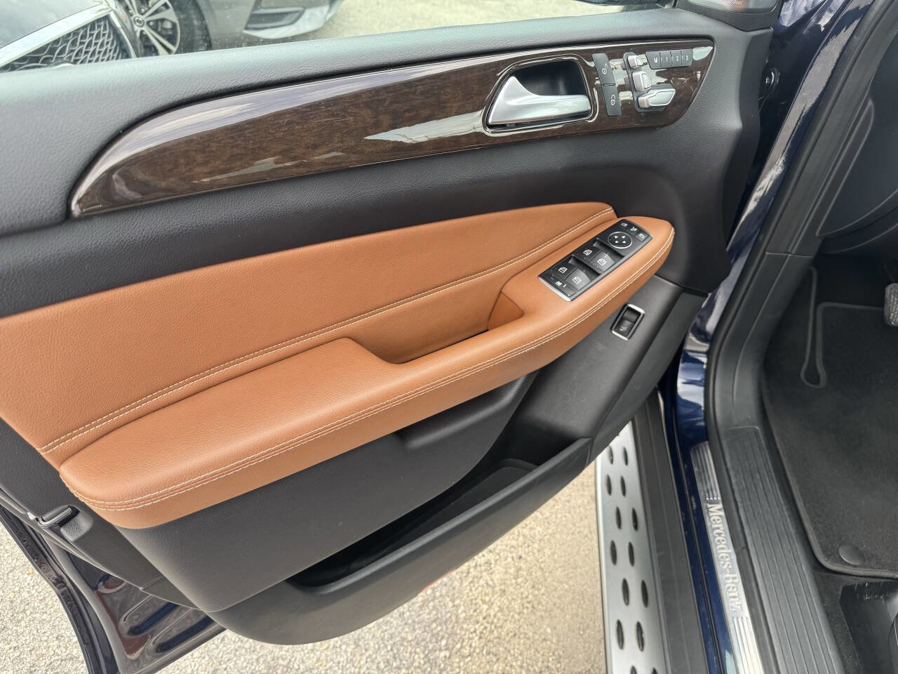 Used 2017 Mercedes-Benz GLS 450 4MATIC image 9