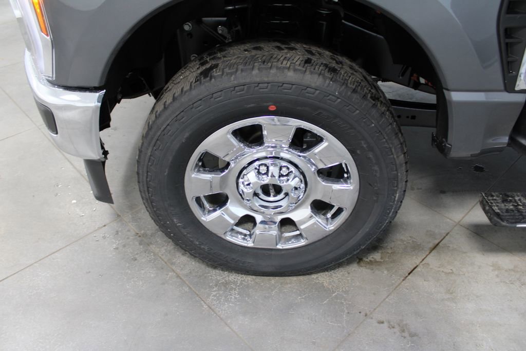 New 2026 Ford F250 Lariat w/ Chrome Package image 58