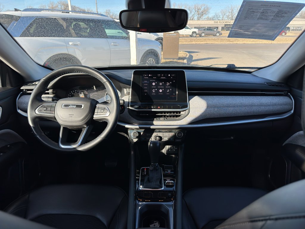 Used 2022 Jeep Compass Latitude w/ Convenience Group image 11