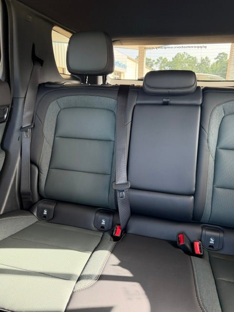 New 2027 GMC Terrain AT4 w/ Convenience Package III AWD/4WD image 17