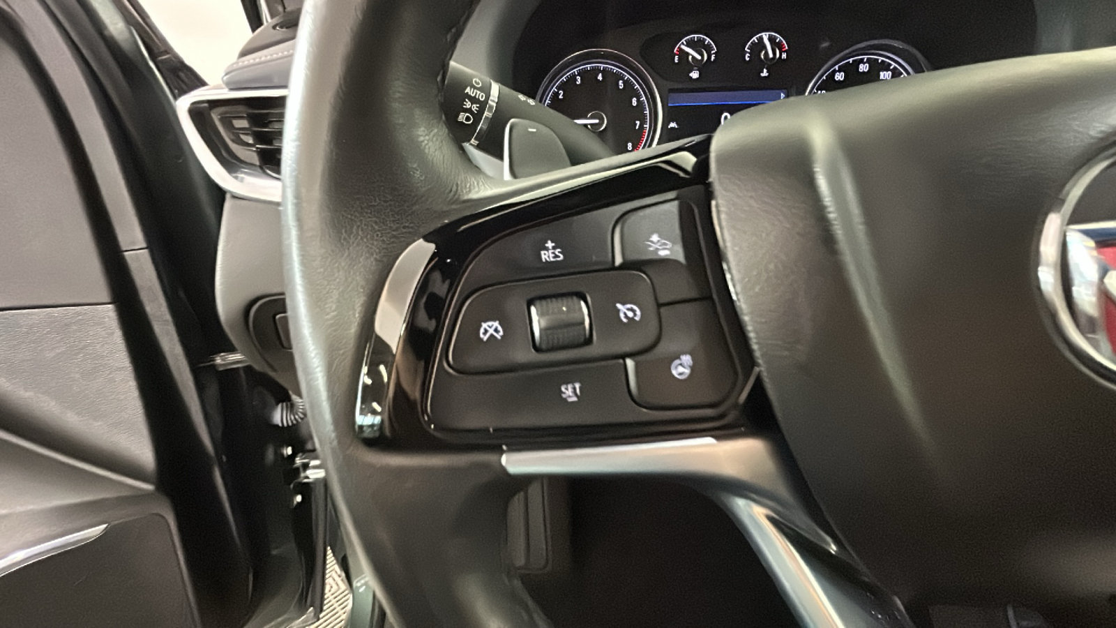 Used 2023 Buick Enclave Essence w/ LPO, Floor Liner Package FWD image 19