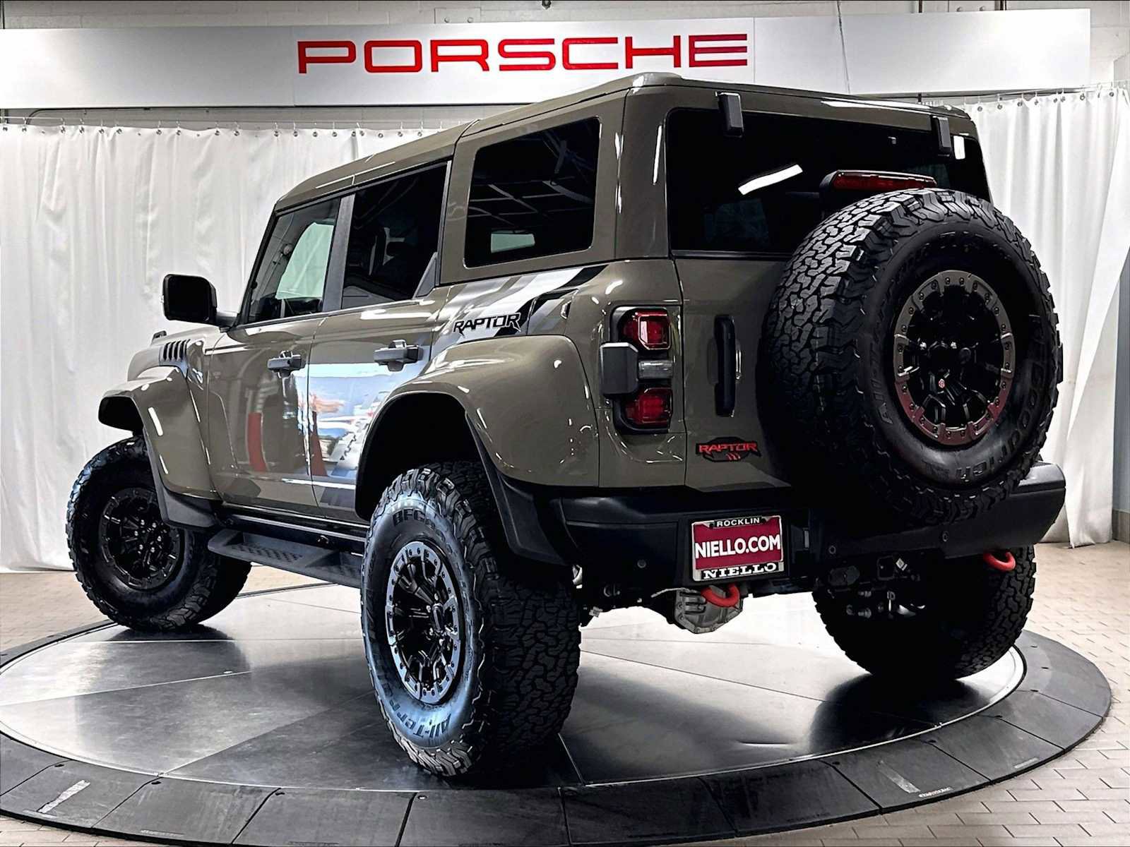 Used 2025 Ford Bronco Raptor w/ Interior Carbon Fiber Pack AWD/4WD image 3