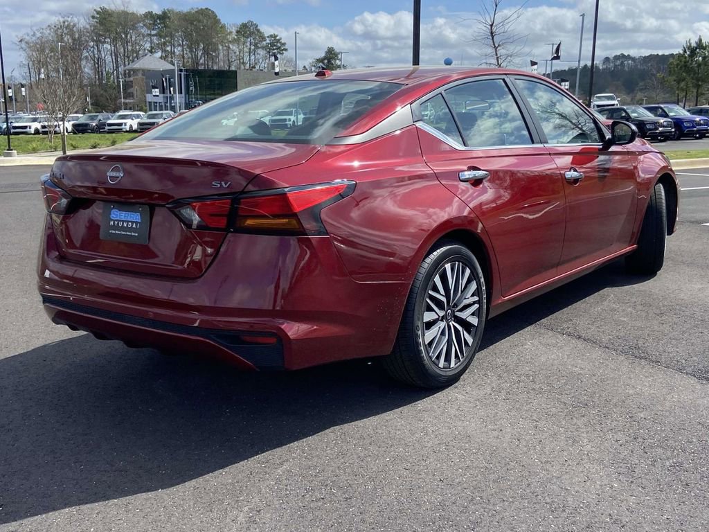 Used 2024 Nissan Altima 2.5 SV FWD image 3