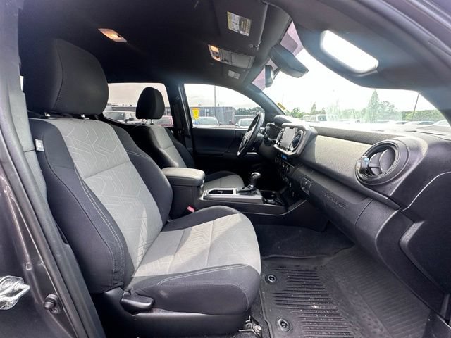Used 2021 Toyota Tacoma TRD Sport w/ Technology Package AWD/4WD image 29