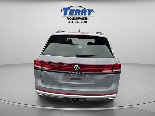 New 2026 Volkswagen Atlas Peak Edition image 2
